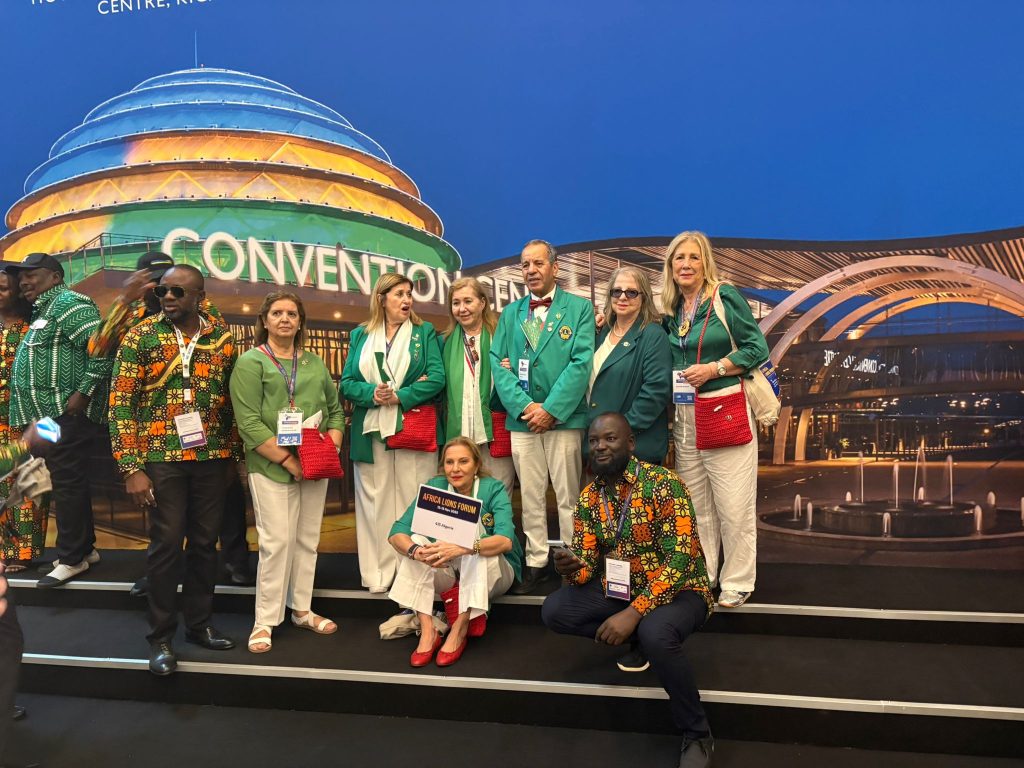 KIGALI JOUR 3 ONE, TWO THREE, VIVA L’ALGERIE. PARADE DU 6EME FORUM AFRICAIN.