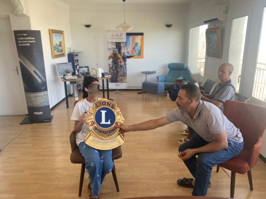 UNE OREILLE QUI S’OUVRE, C’EST UNE VIE QUI RENAIT.