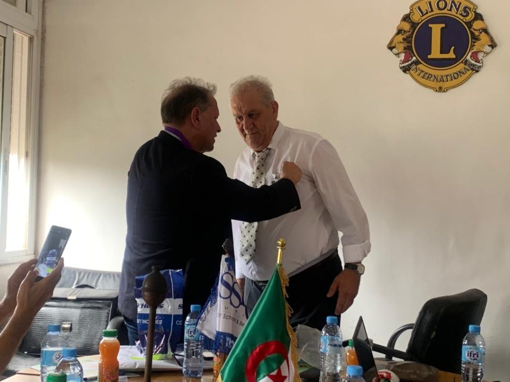 PASSATION DES POUVOIRS ENTRE LES GOUVERNEURS SORTANT ET ENTRANT