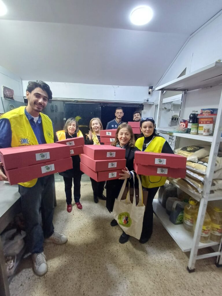 FACE AU FROID ET A LA FAIM, LA CHALEUR DES LIONS