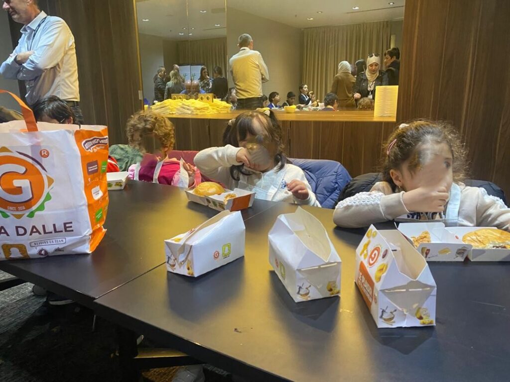 UN MOMENT DE JOIE POUR LES ENFANTS AU BESOINS SPECIFIQUES