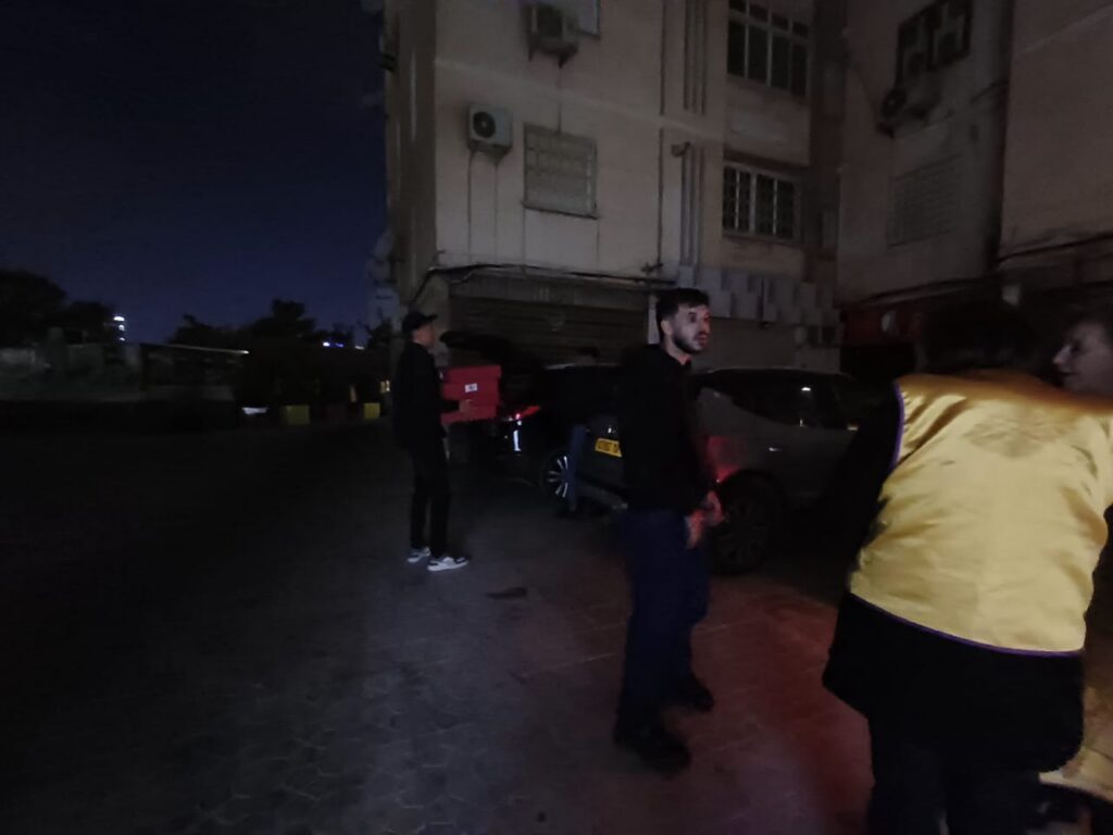 FACE AU FROID ET A LA FAIM, LA CHALEUR DES LIONS