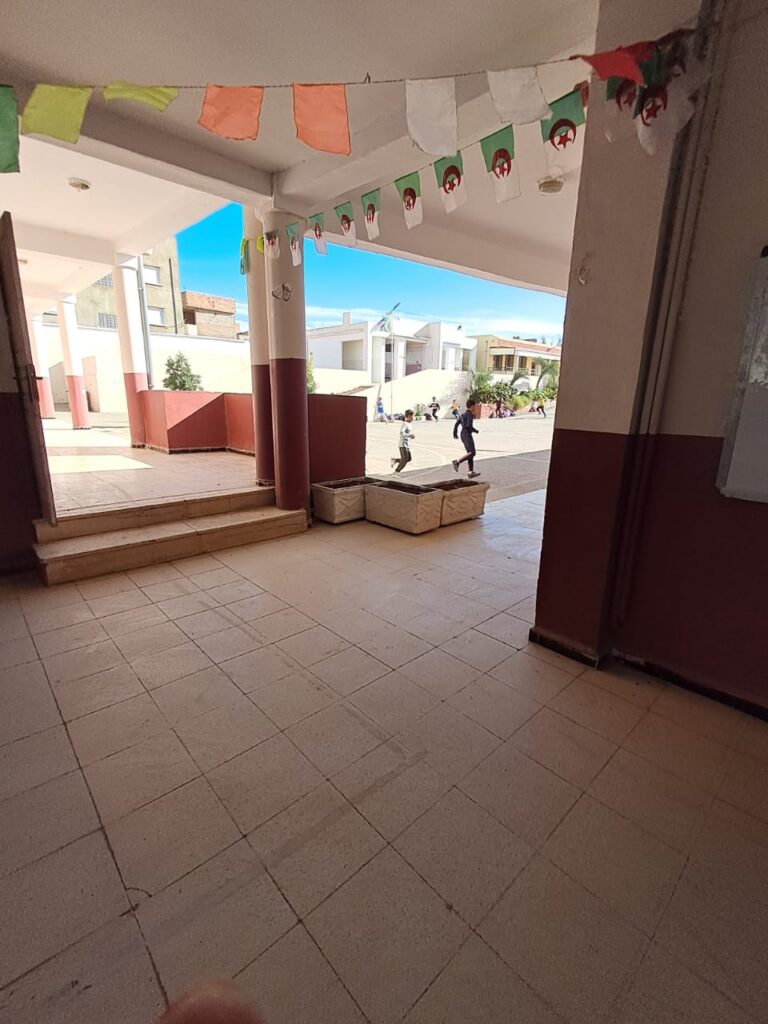 « HIVER AU CHAUD » A FLEURUS : QUAND LA SENSIBILITE FEMININE RECHAUFFE L&rsquo;ECOLE MUFDI ZAKARIA