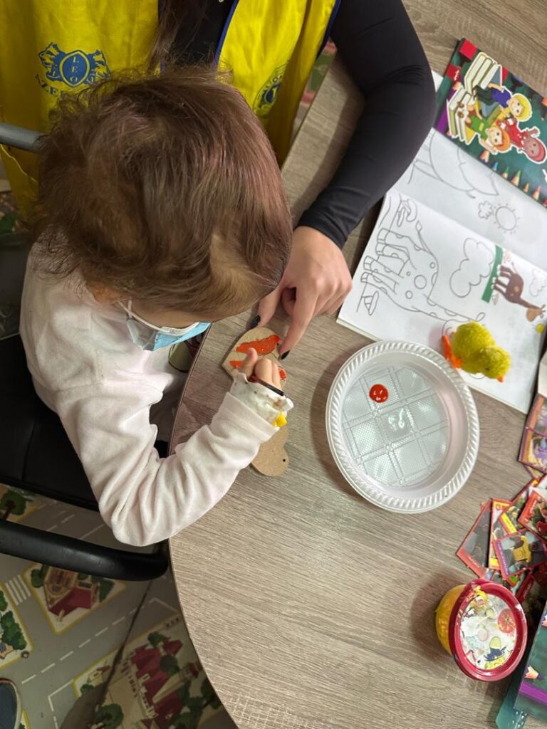 UNE MATINEE DE COULEURS ET D’ESPERANCE AU SERVICE D’ONCOLOGIE PEDIATRIQUE